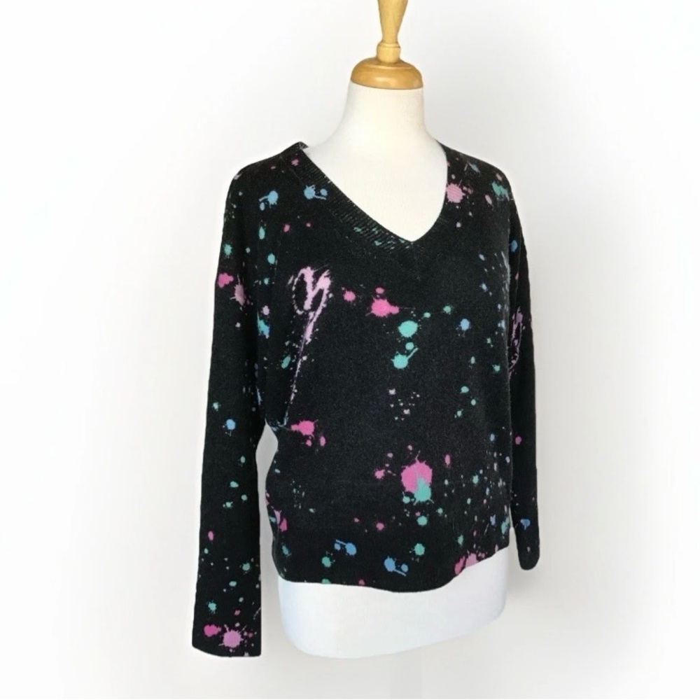 27 Miles Malibu Black V-Neck Cashmere Sweater with 80s Paint Splatter Pattern
